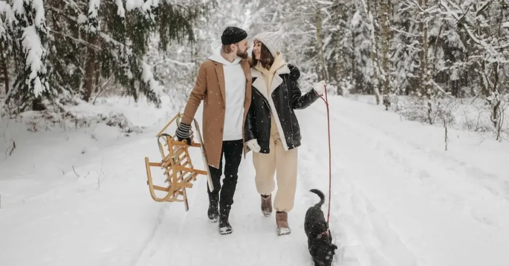 Couple Pose Reference: New Ideas and Sources for Your Great Couple Drawing 2024 6 a couple in the snow as a couple pose reference