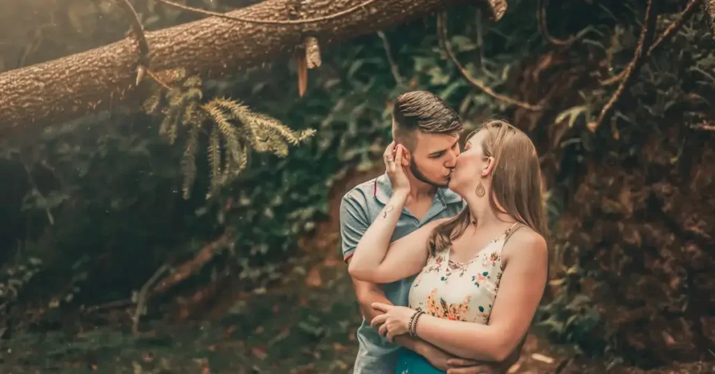 100 Couple Drawing Ideas: Heartfelt Inspirations to Draw 2024 7 a kissing couple in the woods as couple drawing ideas