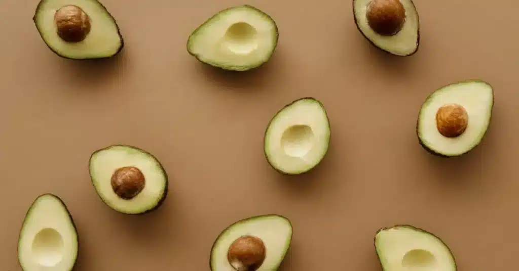 100 Minimalistic Drawing Ideas That Anyone Can Master (Even You!) 4 minimalistic drawing ideas avocado